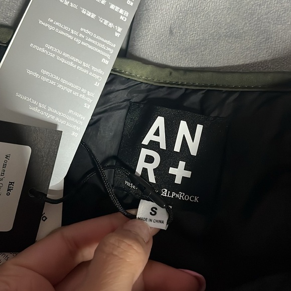 ANR+ present by AlpnRock Olive Quilted Women's Skirt NWT size small - Picture 2 of 6